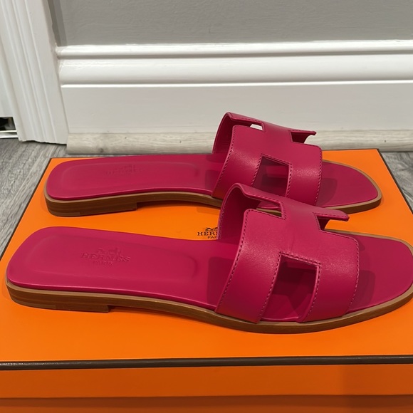 ❌SOLD❌ Hermes Oran Sandal Fuchsia size 38.5 - Picture 4 of 7
